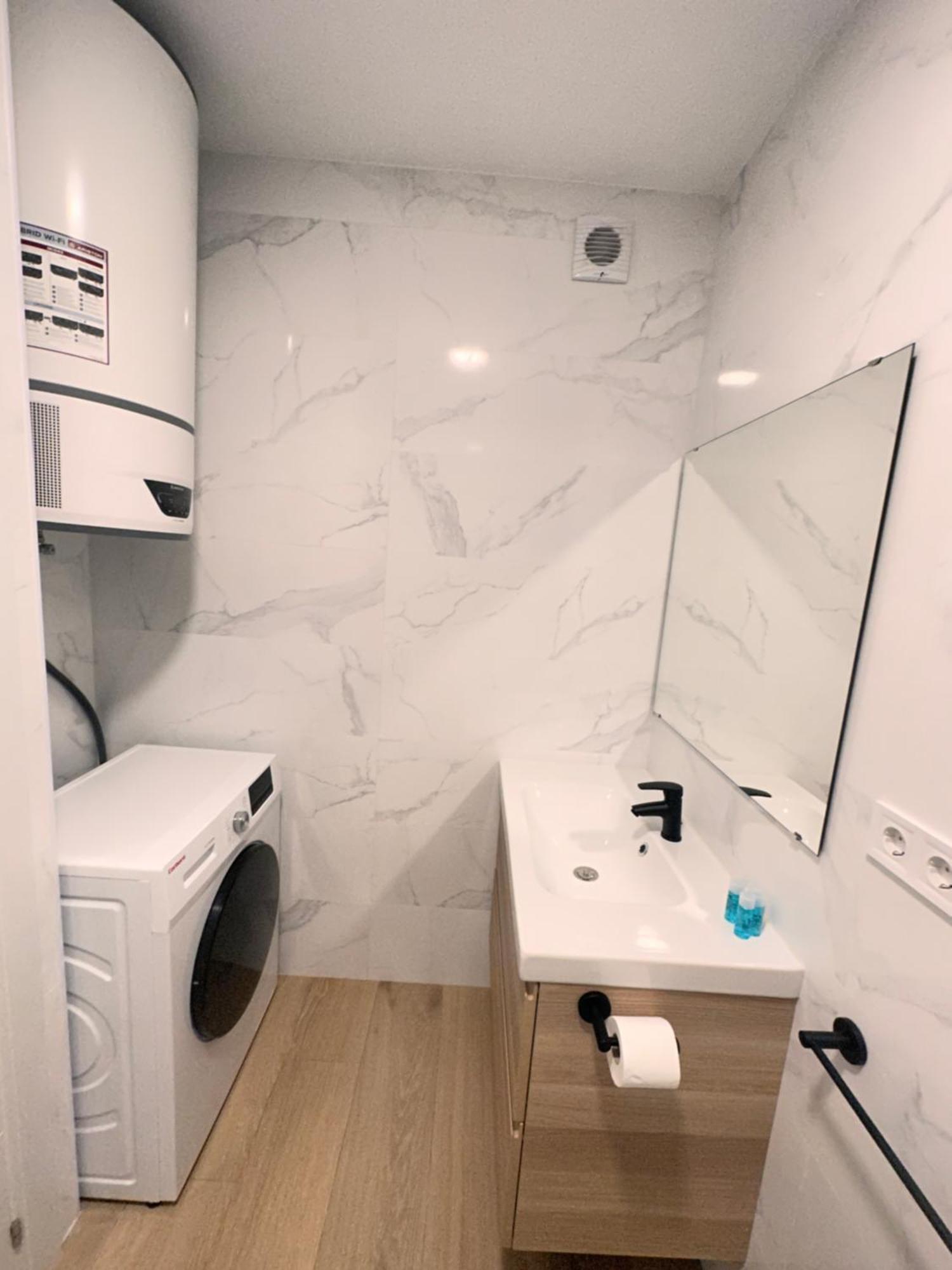 Artes Y Oficios Apartaments Ab Βαλένθια Εξωτερικό φωτογραφία